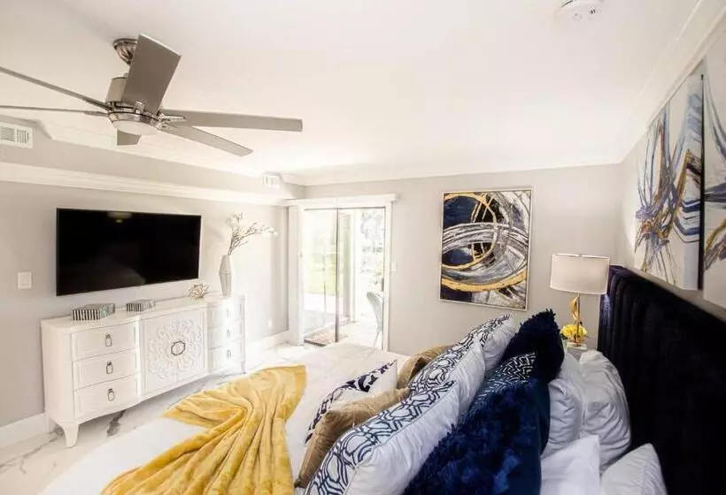 Newly Listed! 20 Percent Off! Golf And Tennis Community   Lavish Living