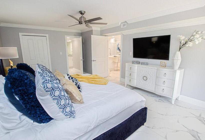 Newly Listed! 20 Percent Off! Golf And Tennis Community Lavish Living