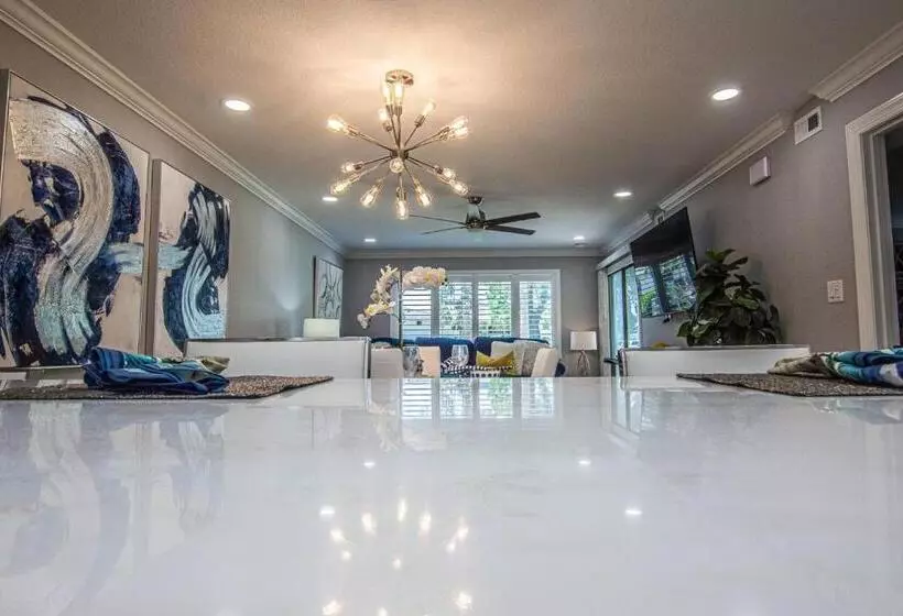 Newly Listed! 20 Percent Off! Golf And Tennis Community   Lavish Living