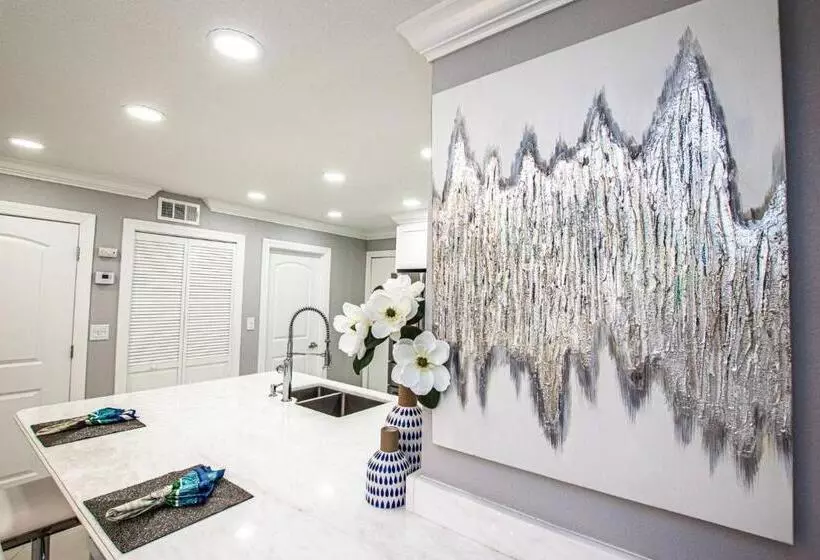 Newly Listed! 20 Percent Off! Golf And Tennis Community   Lavish Living