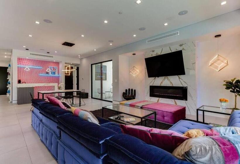 Posh Luxury Modern Home With Pool Spa And Rooftop Deck