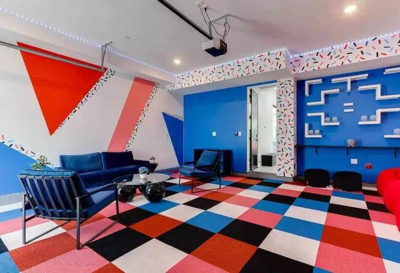 Posh Luxury Modern Home With Pool Spa And Rooftop Deck