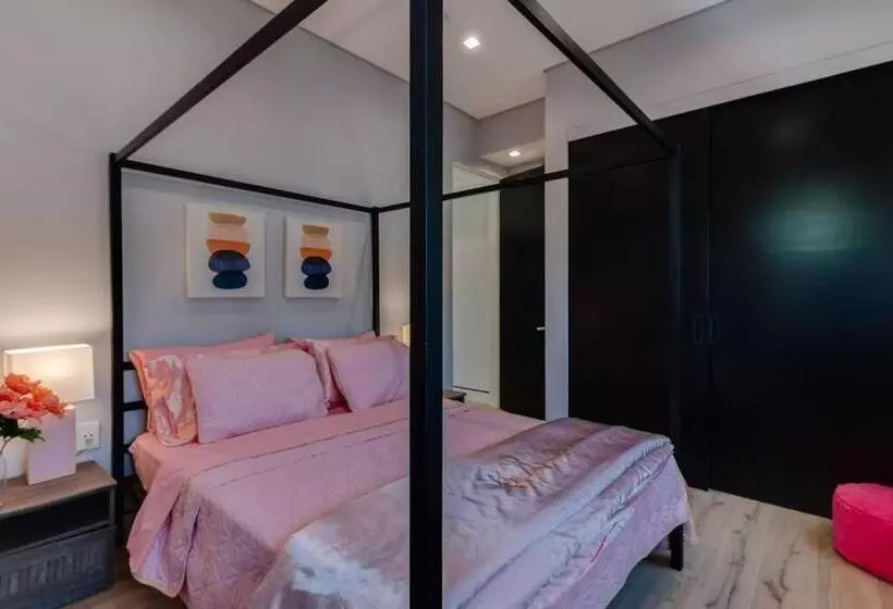 Posh Luxury Modern Home With Pool Spa And Rooftop Deck