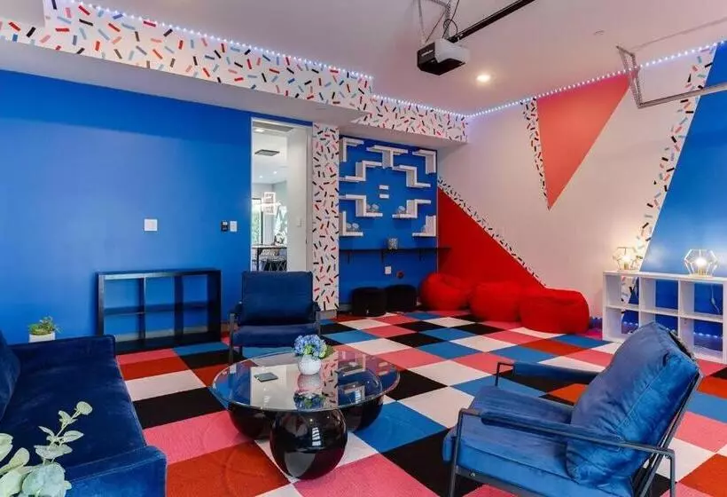 Posh Luxury Modern Home With Pool Spa And Rooftop Deck