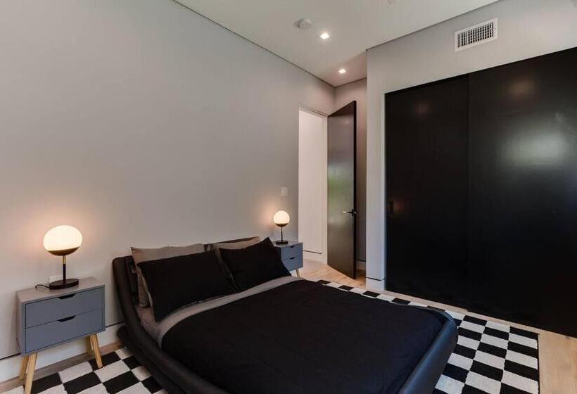 Posh Luxury Modern Home With Pool Spa And Rooftop Deck