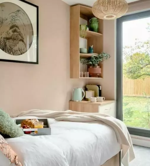 Travellers Tales   A Pod In The Cotswolds