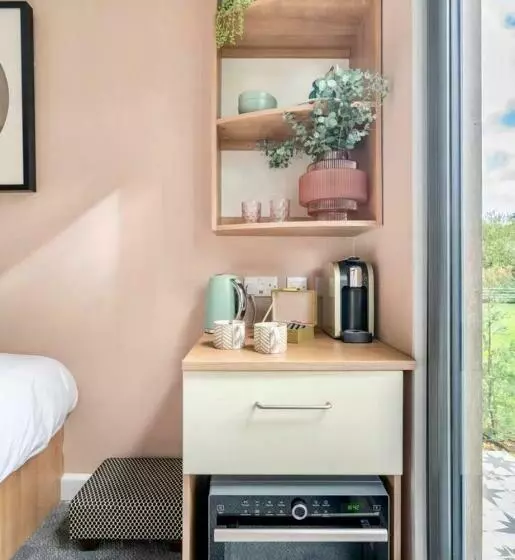 Travellers Tales   A Pod In The Cotswolds