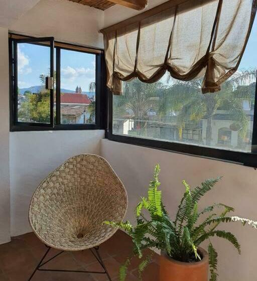 Amplia Habitación Para 2 En La Avenida Principal !