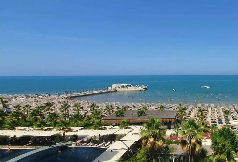 Apartment In Qerret