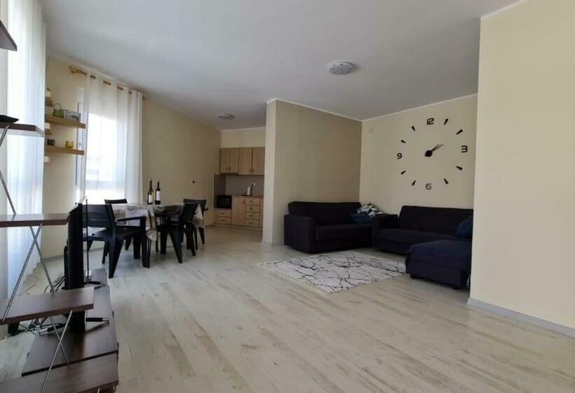 Apartment In Qerret