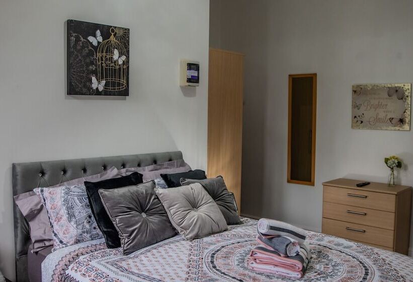 Bv Comfy Studio At Maningham Lane Bradford