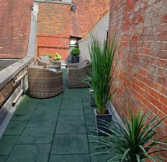 Catherine Street Apartments