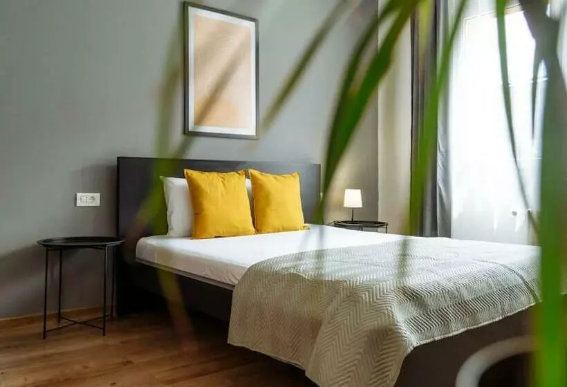 Downtown Friendly Studio