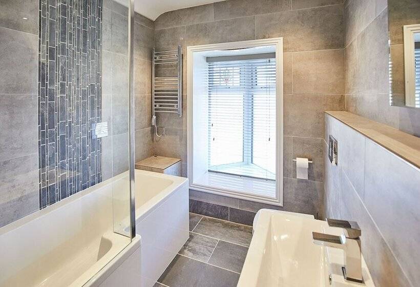 Host Stay Cliff Road