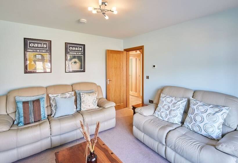 Host Stay Cliff Road