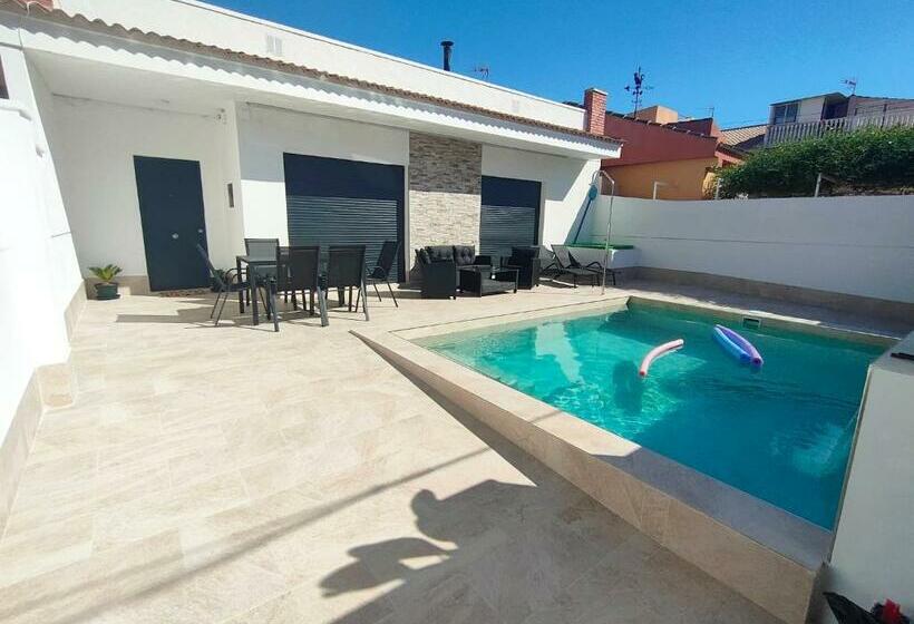 Villamolinos, Villa Con Piscina Privada