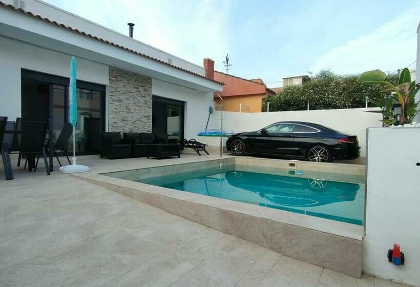 Villamolinos, Villa Con Piscina Privada