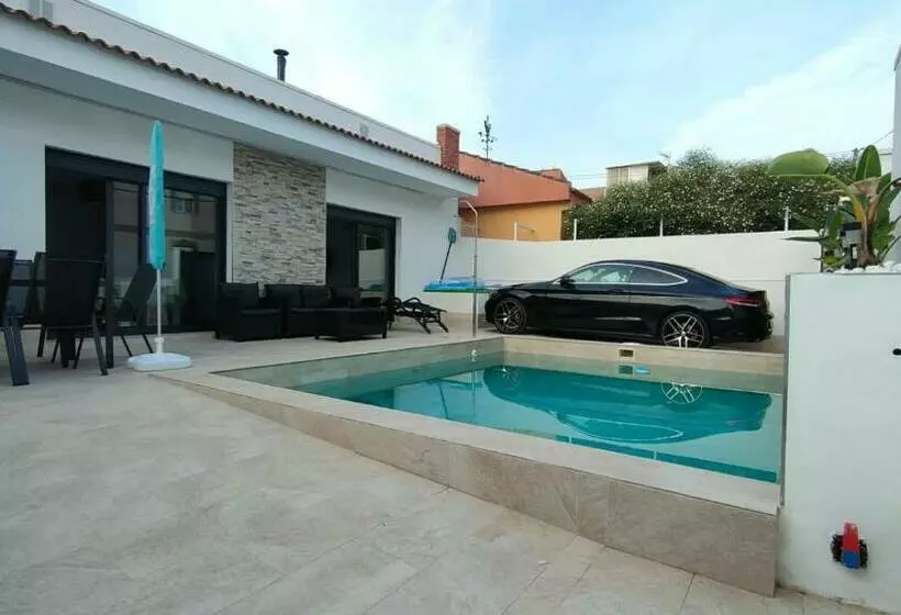 Villamolinos, Villa Con Piscina Privada