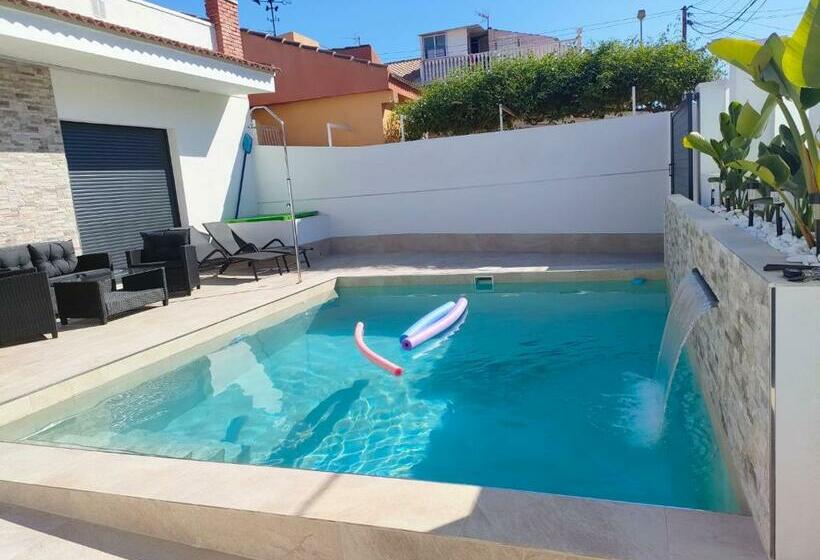 Villamolinos, Villa Con Piscina Privada