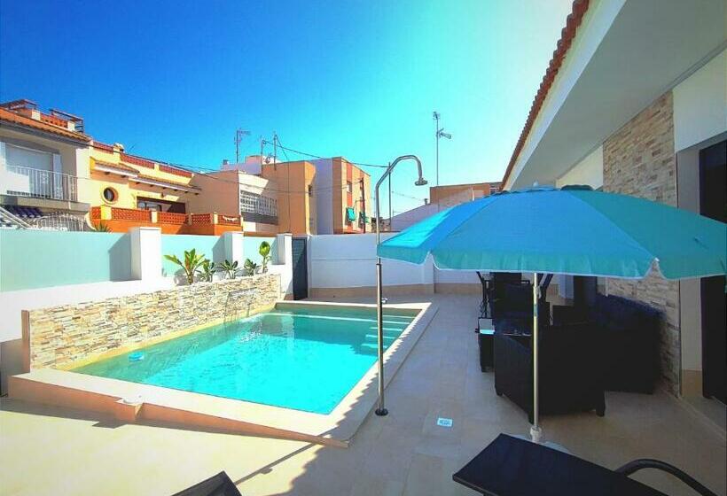 Villamolinos, Villa Con Piscina Privada