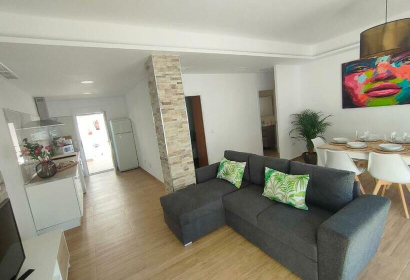 Villamolinos, Villa Con Piscina Privada