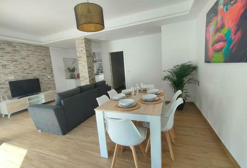 Villamolinos, Villa Con Piscina Privada