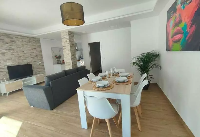 Villamolinos, Villa Con Piscina Privada