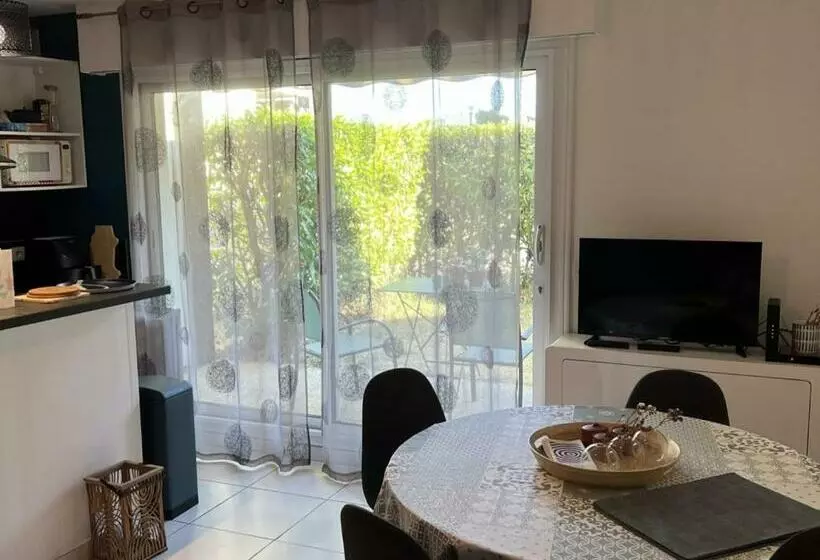 Appartement T2 Avec Jardin, Proche Plage Et Centre, Parking Privé, Animaux Acceptés, Wi Fi Gratuit