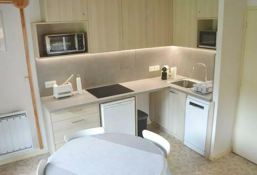 Appartement Lumineux, 6 Personnes Avec Balcon, Parking, Wifi à 900m Du Centre De Châtel   Fr 1 198 2
