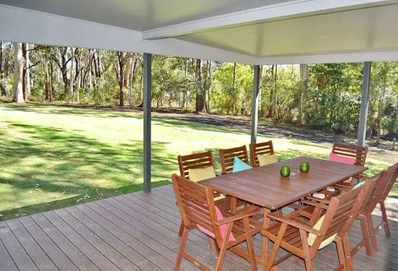 Hughs Hideaway Arakoon