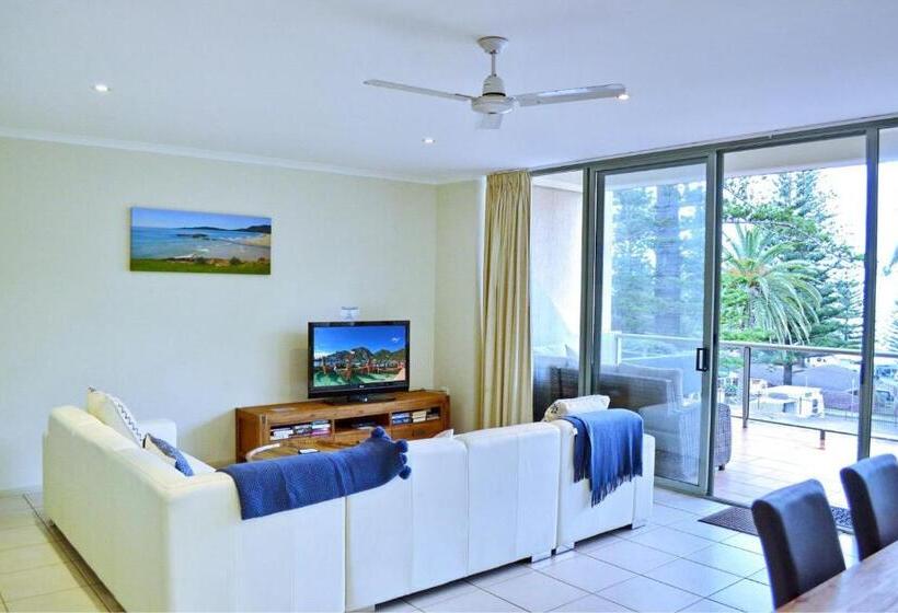 Tradewinds Apartment 4