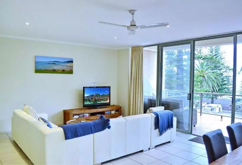 Tradewinds Apartment 4