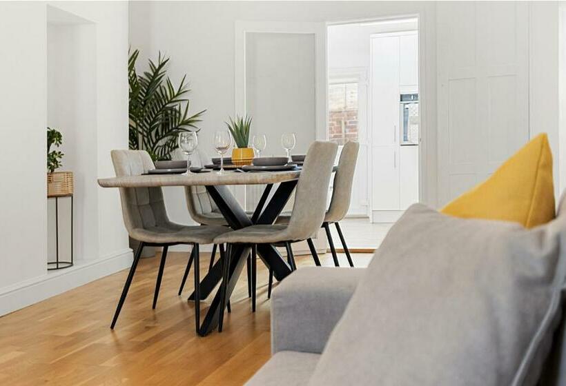 Church View By Staytor Accommodation