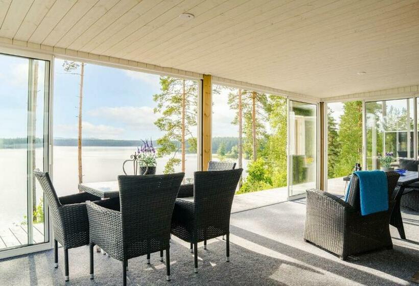 Fantastic House In Vaggeryd With A Panoramic Location By The Lake Fangen