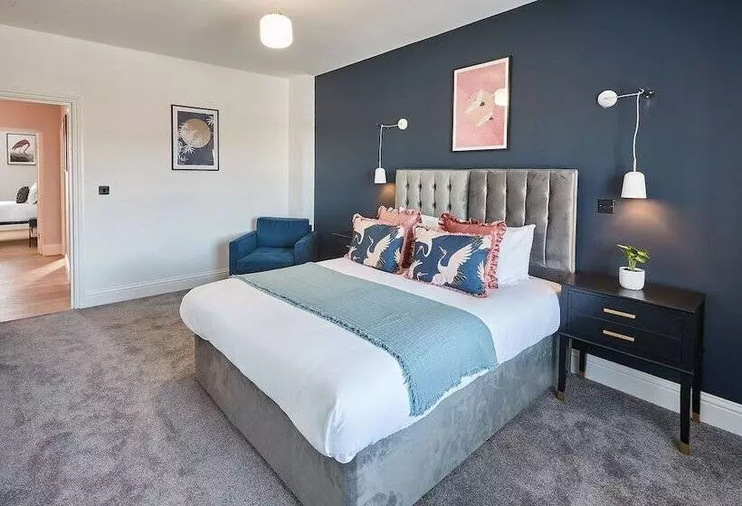 Host & Stay   Parkside Villa