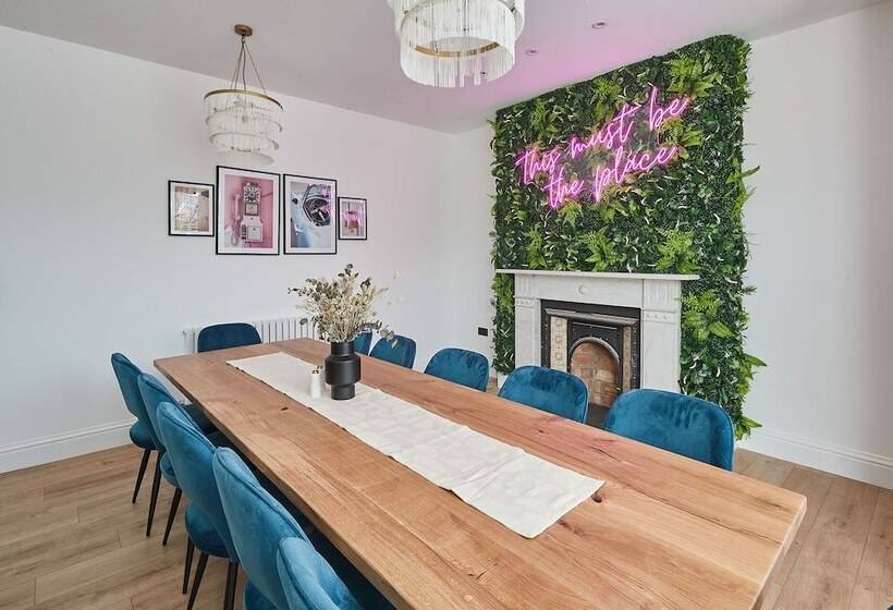 Host & Stay Parkside Villa