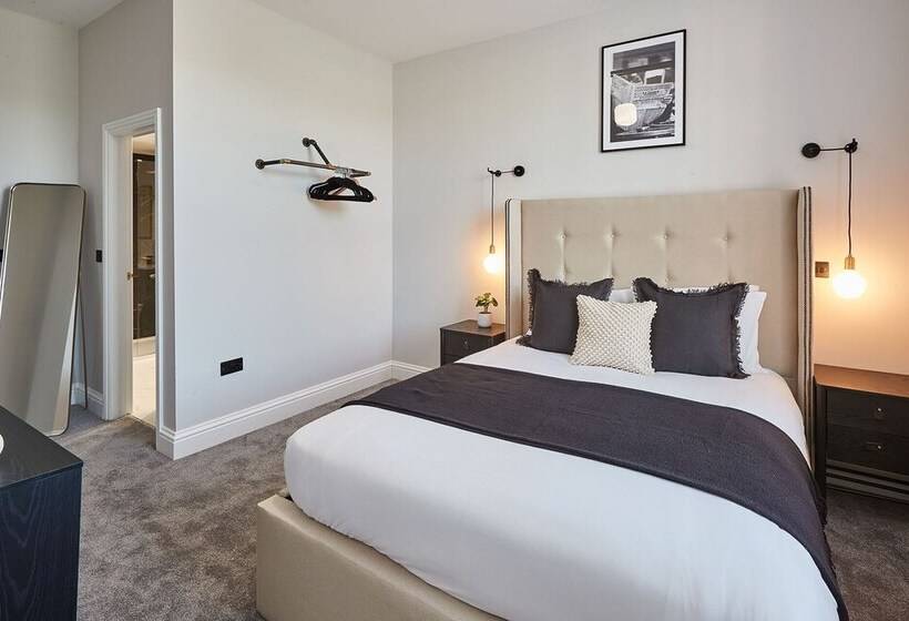 Host & Stay Parkside Villa