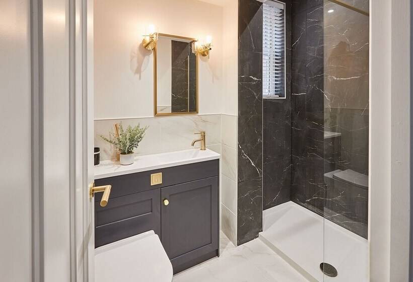 Host & Stay Parkside Villa