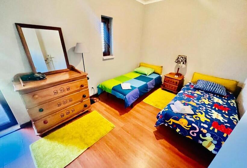 Moradia Com Piscina E Jardim