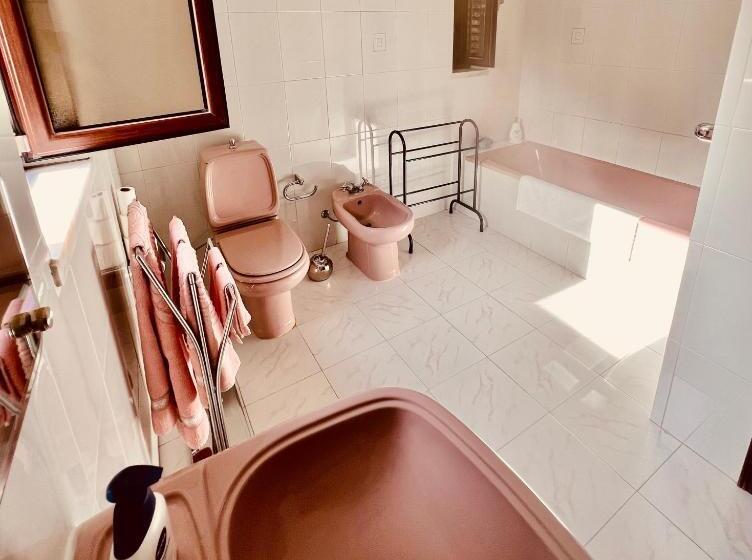 Moradia Com Piscina E Jardim