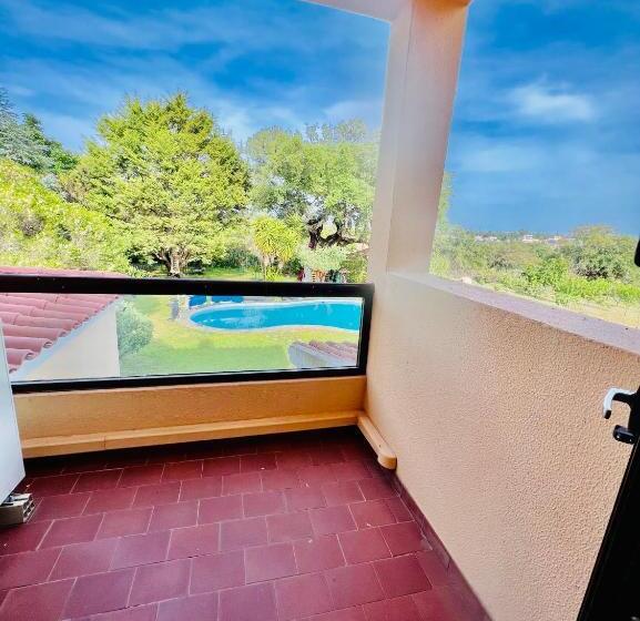 Moradia Com Piscina E Jardim