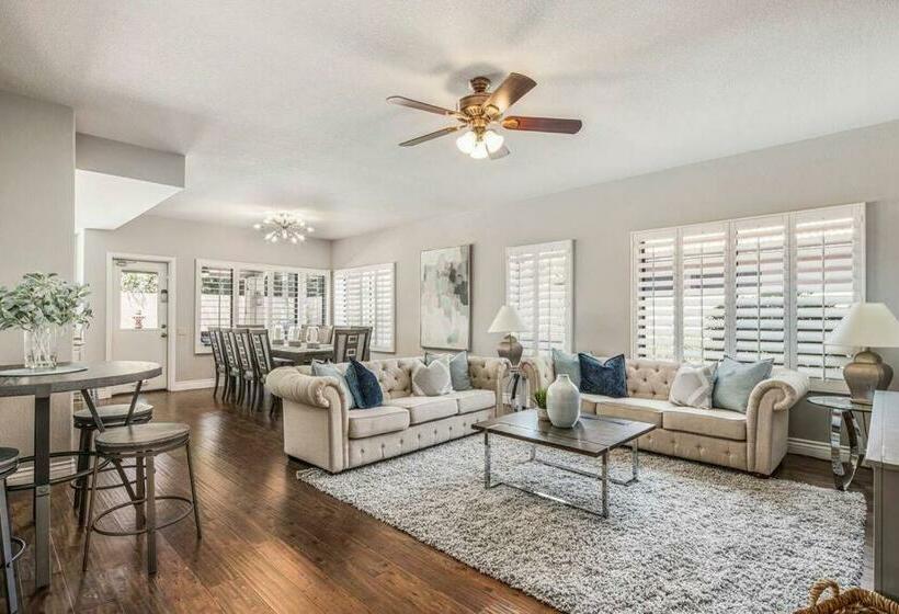 Scottsdale Luxury Pool, Bbq, Smoker, And Pool Table