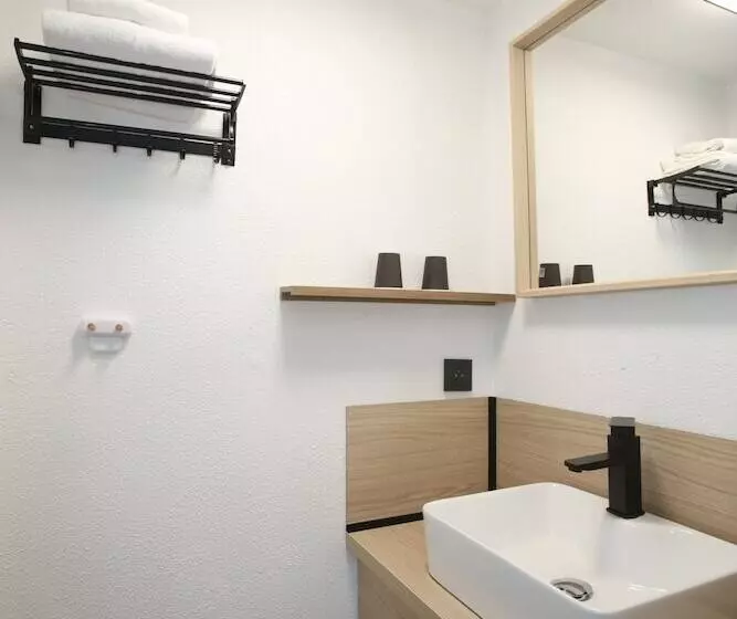 Enzo Hotels Chartres Mainvilliers By Kyriad Direct