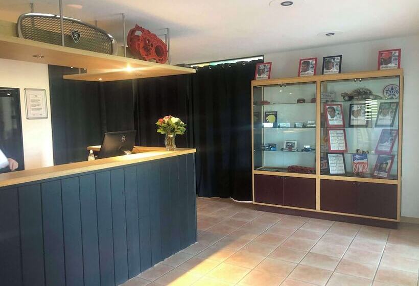 Enzo Hotels Chartres Mainvilliers By Kyriad Direct