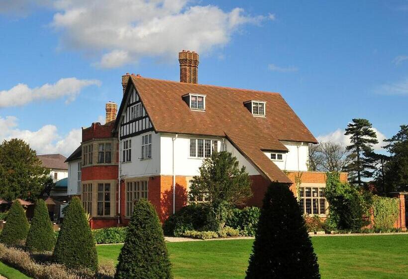 Greenwoods Hotel & Spa