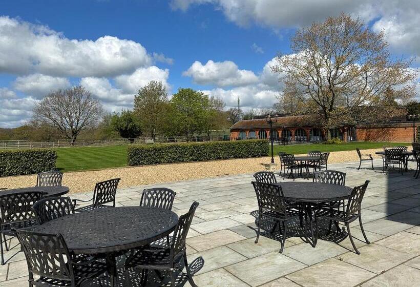 Greenwoods Hotel & Spa