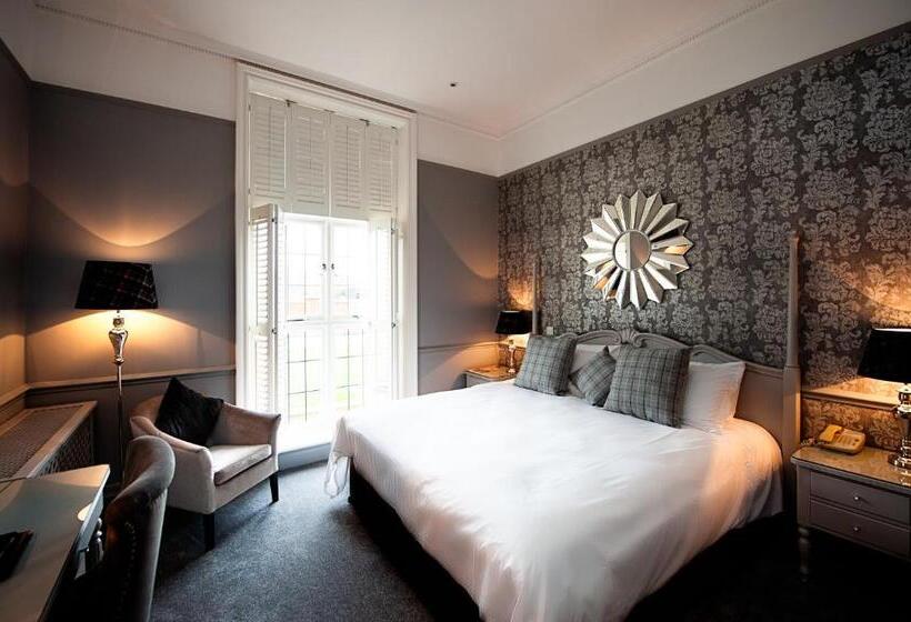 Greenwoods Hotel & Spa