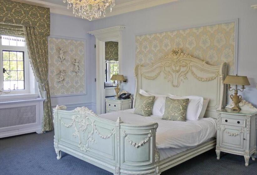 Greenwoods Hotel & Spa