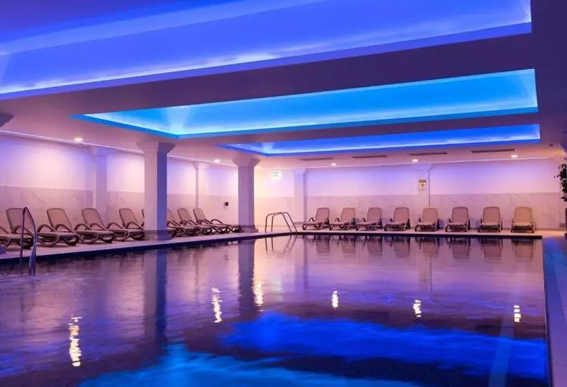 Greenwoods Hotel & Spa