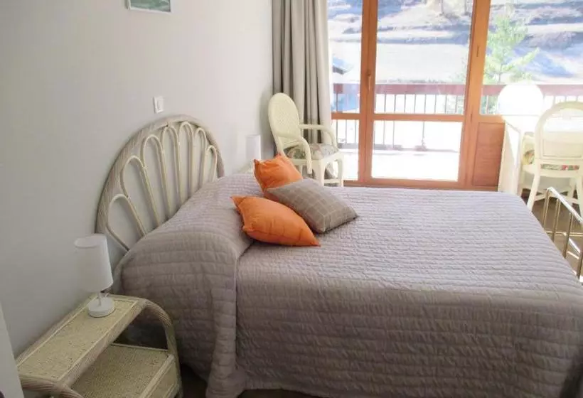 Отель Hôtel L'adrech De Lagas